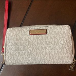 Michael Kors Wallet/phone holder